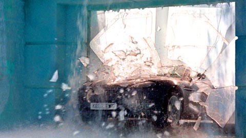SAMSH塑料盒橡胶玻璃在詹姆斯邦德电影中占据主导地位