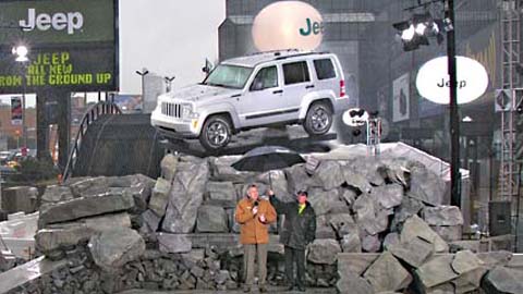 纽约汽车展上的主题岩石展品